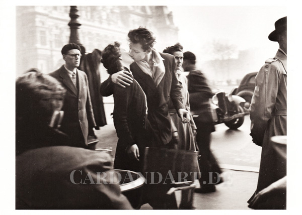 Doisneau, Robert  - Kiss by the Hotel De Ville - Postkarte